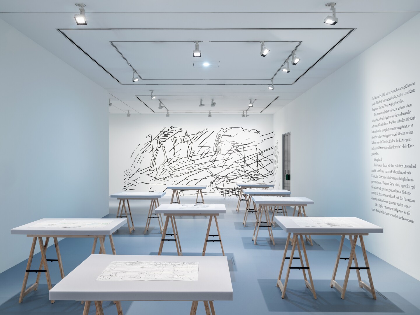 Installationsansicht der Ausstellung FEDELE MAURA FRIEDE. der saum löst sich an der Hamburger Kunsthalle, 28. März bis 7. September 2025 © Fedele Maura Friede Foto: Fred Dott