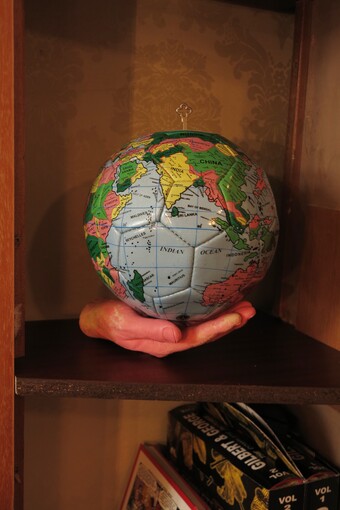 Thorsten Brinkmann (*1971) Salon Livresque (Detail), 2014 Rauminstallation,VG Bild-Kunst, Bonn 2024 Foto: Thorsten Brinkmann