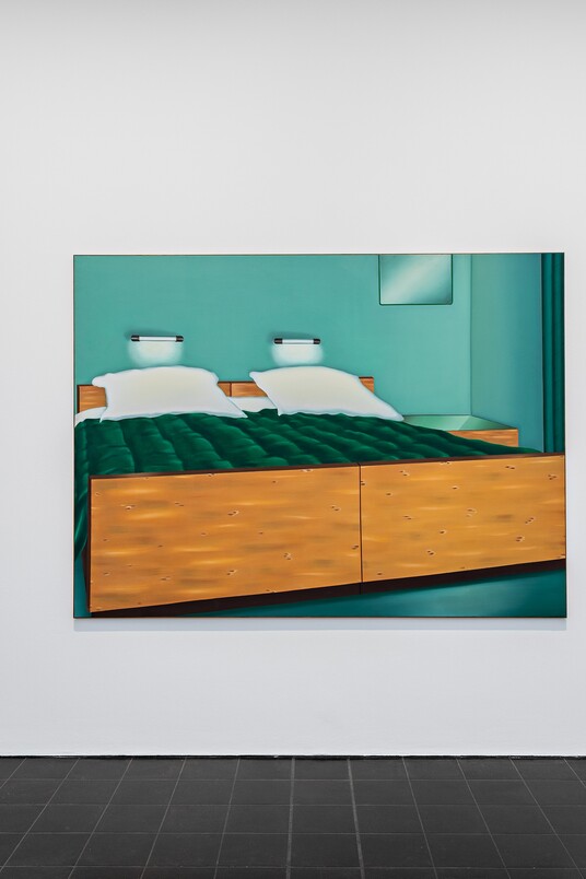 Installationsansicht »something new, something old, something desired«, Hamburger Kunsthalle 2022, Foto: Fred Dott; Almut Heise, Elternschlafzimmer I, 1970, © VG Bild-Kunst, Bonn 2022 / Hamburger Kunsthalle / bpk 