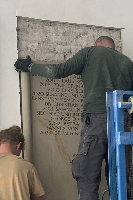Stiftertafel in der Rotunde, Hamburger Kunsthalle
