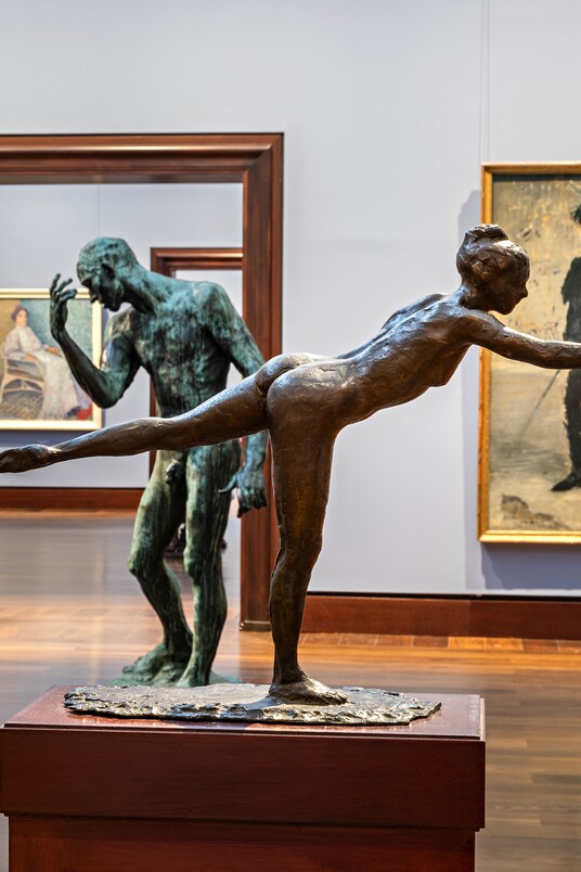 Sammlungsraum Impressionismus mit einer Skuptur Foto: Fred Dott