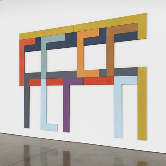 David Novros (*1941), Asturias 2, 2022, Öl auf Leinwand, insg. 342,9 x 457,2 cm, Collection of the artist, courtesy of Paula Cooper Gallery, New York © 2025 David Novros / VG Bild-Kunst, Bonn 2025. Courtesy Paula Cooper Gallery, New York, Foto: Steven Probert