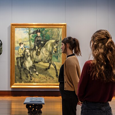 Sammlungsraum Impressionismus mit einer Skulptur, © Hamburger Kunsthalle, Foto: Fred Dott