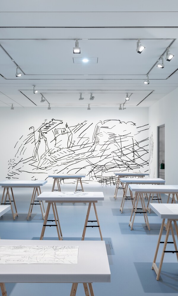 Installationsansicht der Ausstellung FEDELE MAURA FRIEDE. der saum löst sich an der Hamburger Kunsthalle, 28. März bis 7. September 2025 © Fedele Maura Friede Foto: Fred Dott